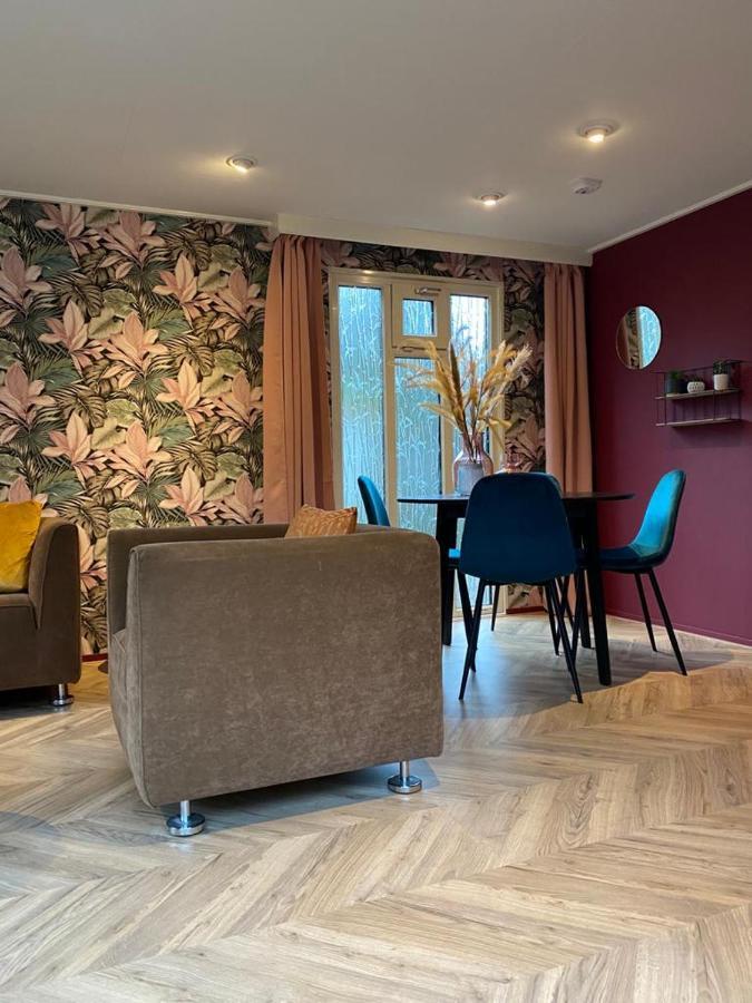 Hôtel Sfeervolle Chalet Op De Veluwe In Hoenderloo Extérieur photo