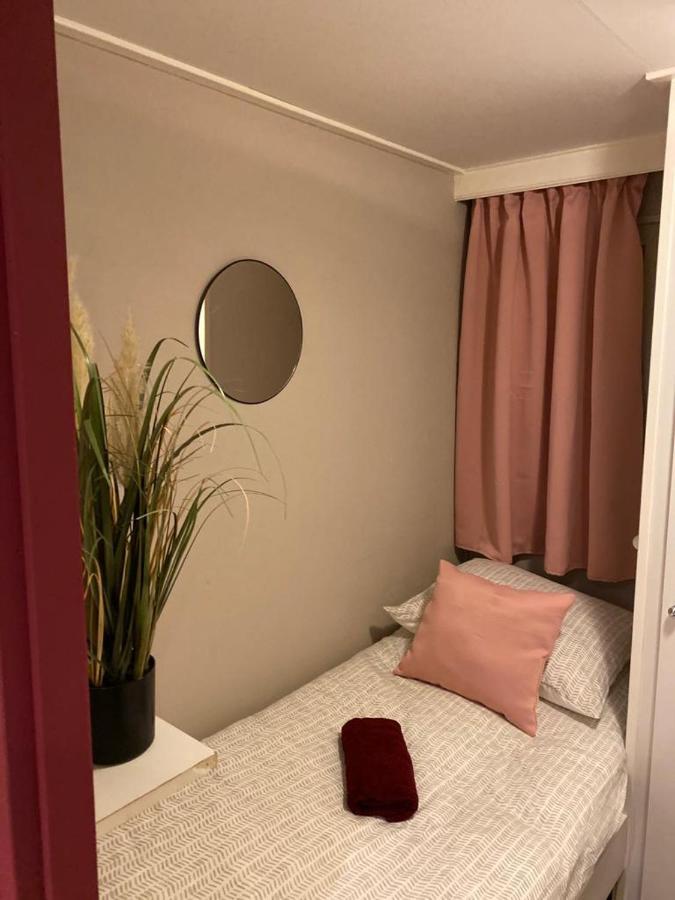 Hôtel Sfeervolle Chalet Op De Veluwe In Hoenderloo Extérieur photo